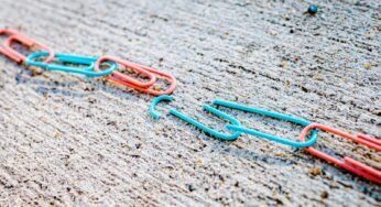 Dealing With Unsupportive Family: 4 Key Strategies (+tips)